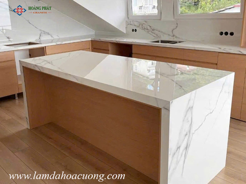 Mẫu đá hoa cương bàn bếp đẹp, bàn đảo bếp sang trọng