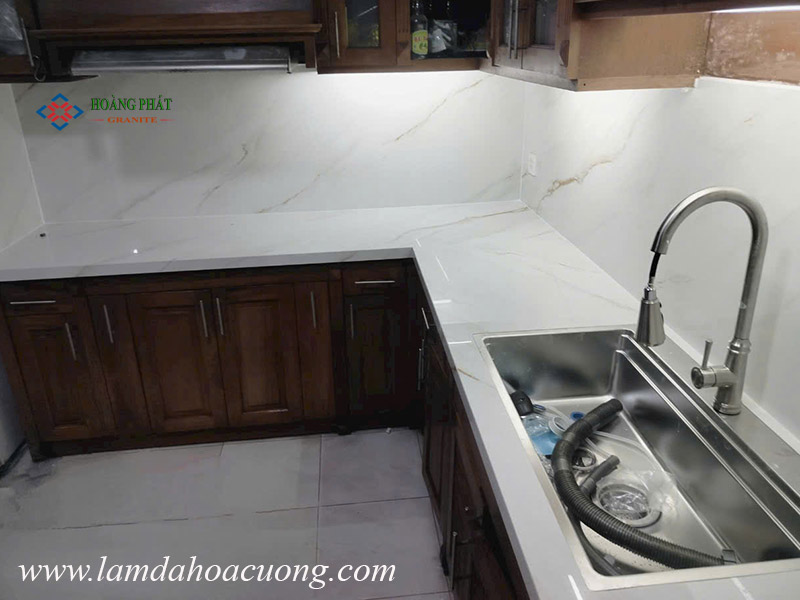 Mẫu đá hoa cương bàn bếp đẹp chất lượng