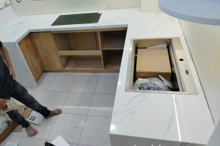 Mẫu đá mặt bếp chữ L màu trắng cao cấp