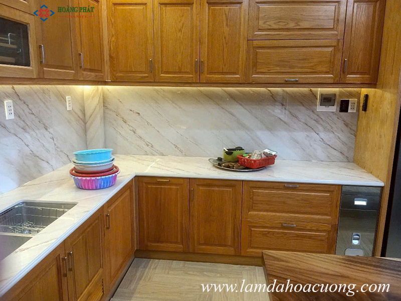 Mẫu đá hoa cương mặt bếp màu trắng sáng