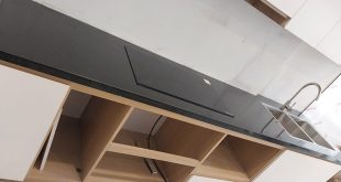 Mẫu mặt đá hoa cương bàn bếp màu đen