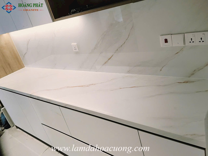 Mẫu đá hoa cương mặt bếp màu trắng cao cấp