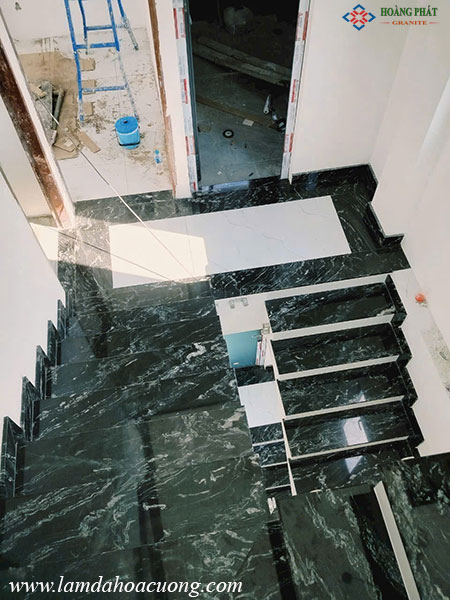 Mẫu cầu thang đá granite cao cấp 