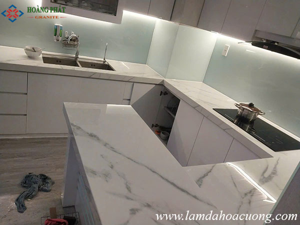 Mẫu đá hoa cương đẹp làm mặt bàn bếp 