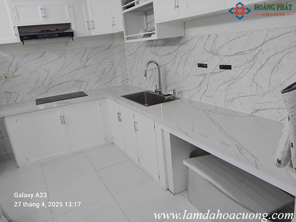Mẫu đá hoa cương ốp bếp đẹp 