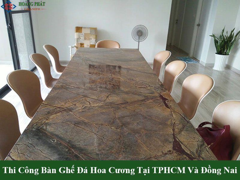 Mẫu bàn ăn bằng mặt đá hoa cương nổi bật