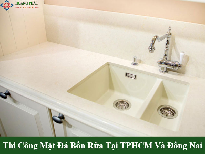 Mẫu mặt bàn đá bồn rửa màu trắng tinh tế