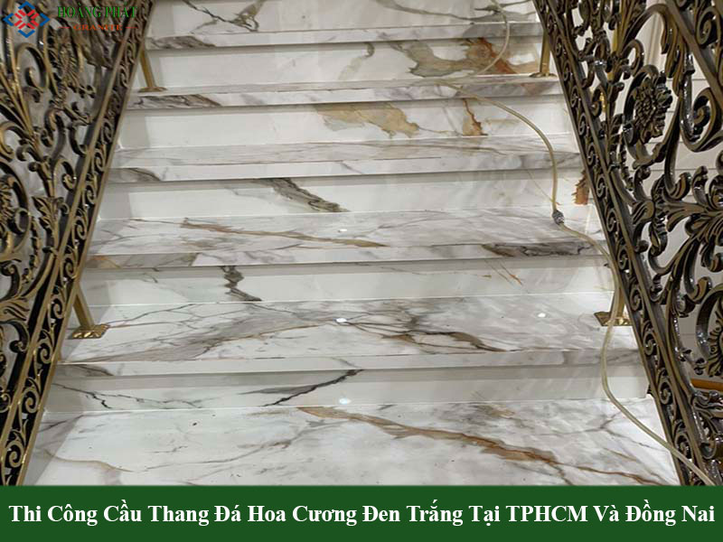 Mẫu đá hoa cương cầu thang màu trắng nổi bật