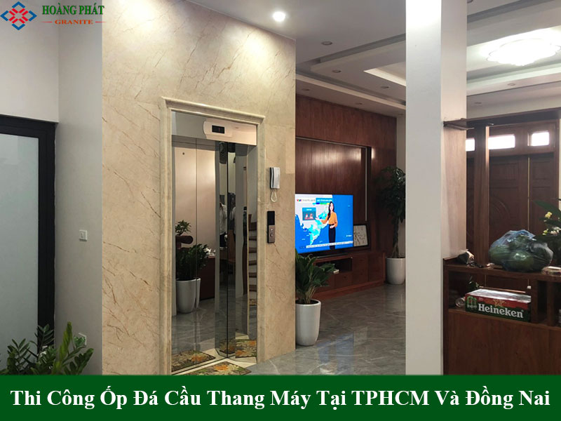 Mẫu đá hoa cương ốp cầu thang máy gia đình đẹp