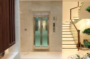 Mẫu đá ốp cầu thang máy gia đình phổ biến, sang trọng, hiện đại
